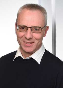 Pfarrer Dr. Oliver Groll