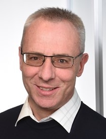 Pfarrer Dr. Oliver Groll