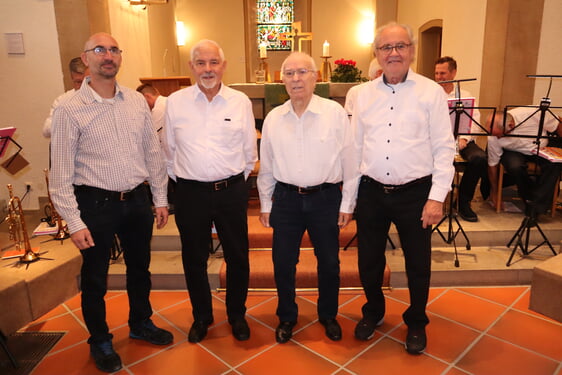 v.links: A.Baral Bezirksposaunenwart, P. Frank 73 Jahre Posaunenchor, H. Frank 68 Jahre Posaunenchor, D. Hertner 64 Jahre Posaunenchor